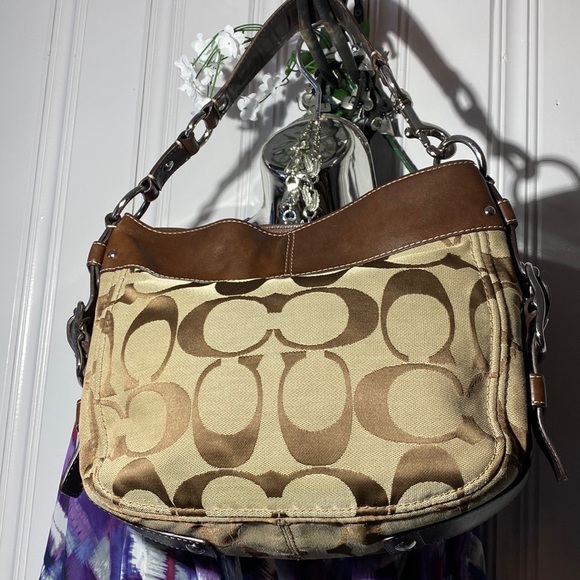 Coach Handbags - Vintage Coach Leather Monogram Thick Silver Chrome zipper pull O-rings